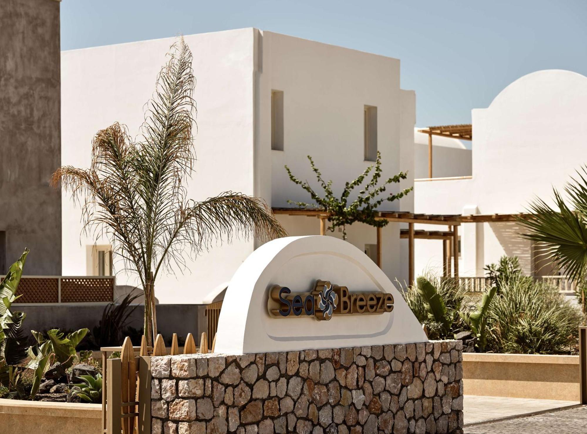 Agios Georgios  Sea Breeze Santorini Beach Resort, Curio By Hilton מראה חיצוני תמונה