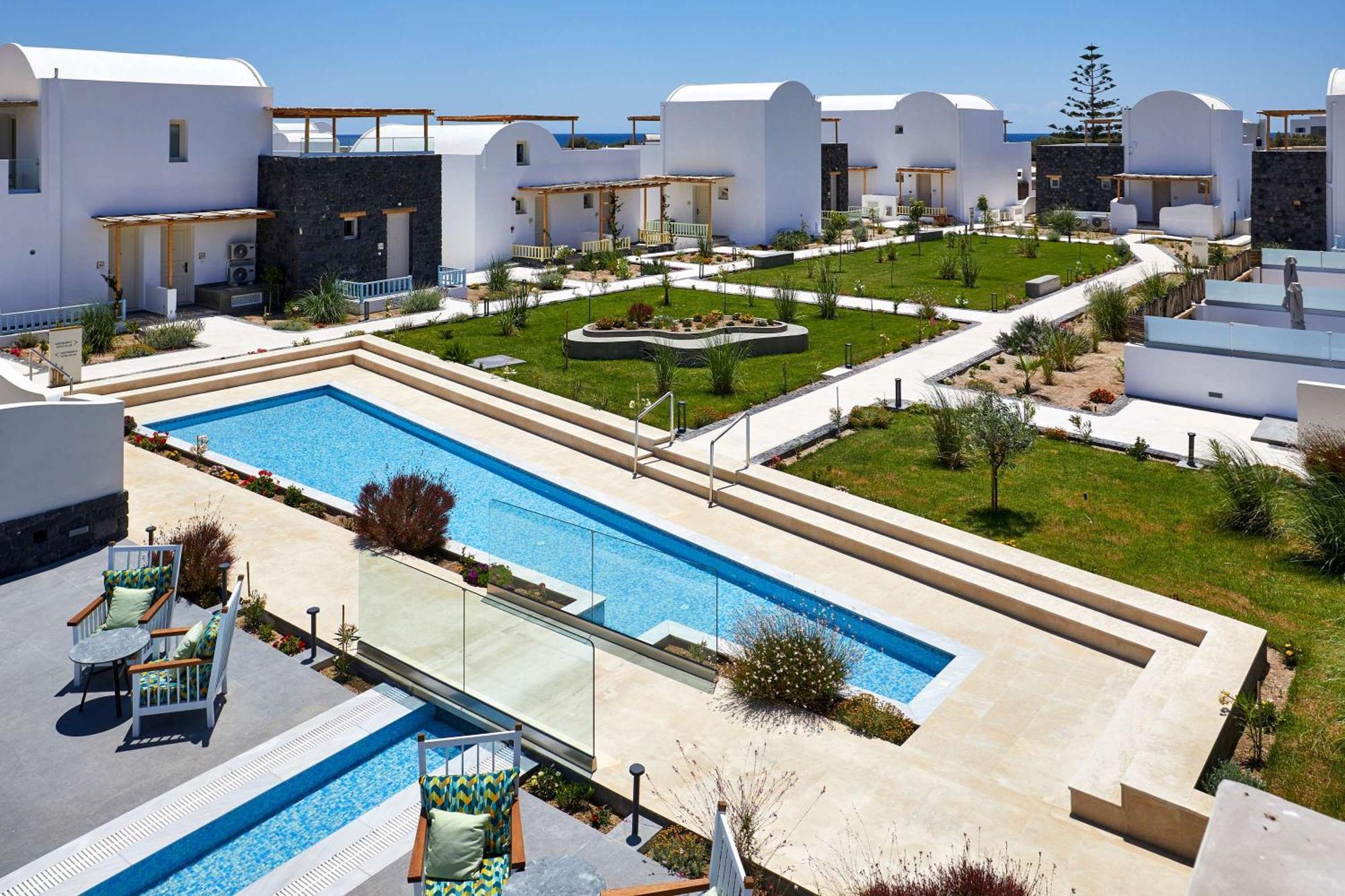 Agios Georgios  Sea Breeze Santorini Beach Resort, Curio By Hilton מראה חיצוני תמונה