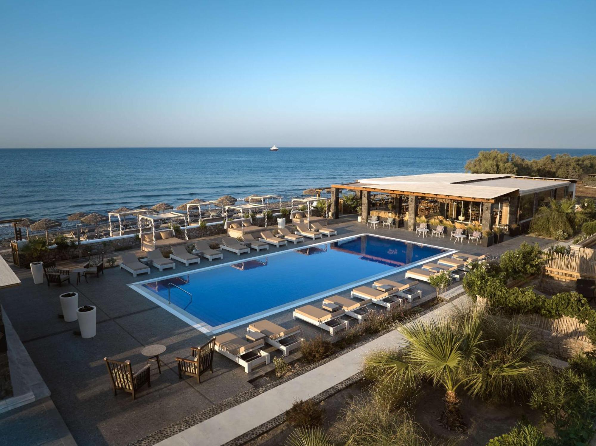 Agios Georgios  Sea Breeze Santorini Beach Resort, Curio By Hilton מראה חיצוני תמונה