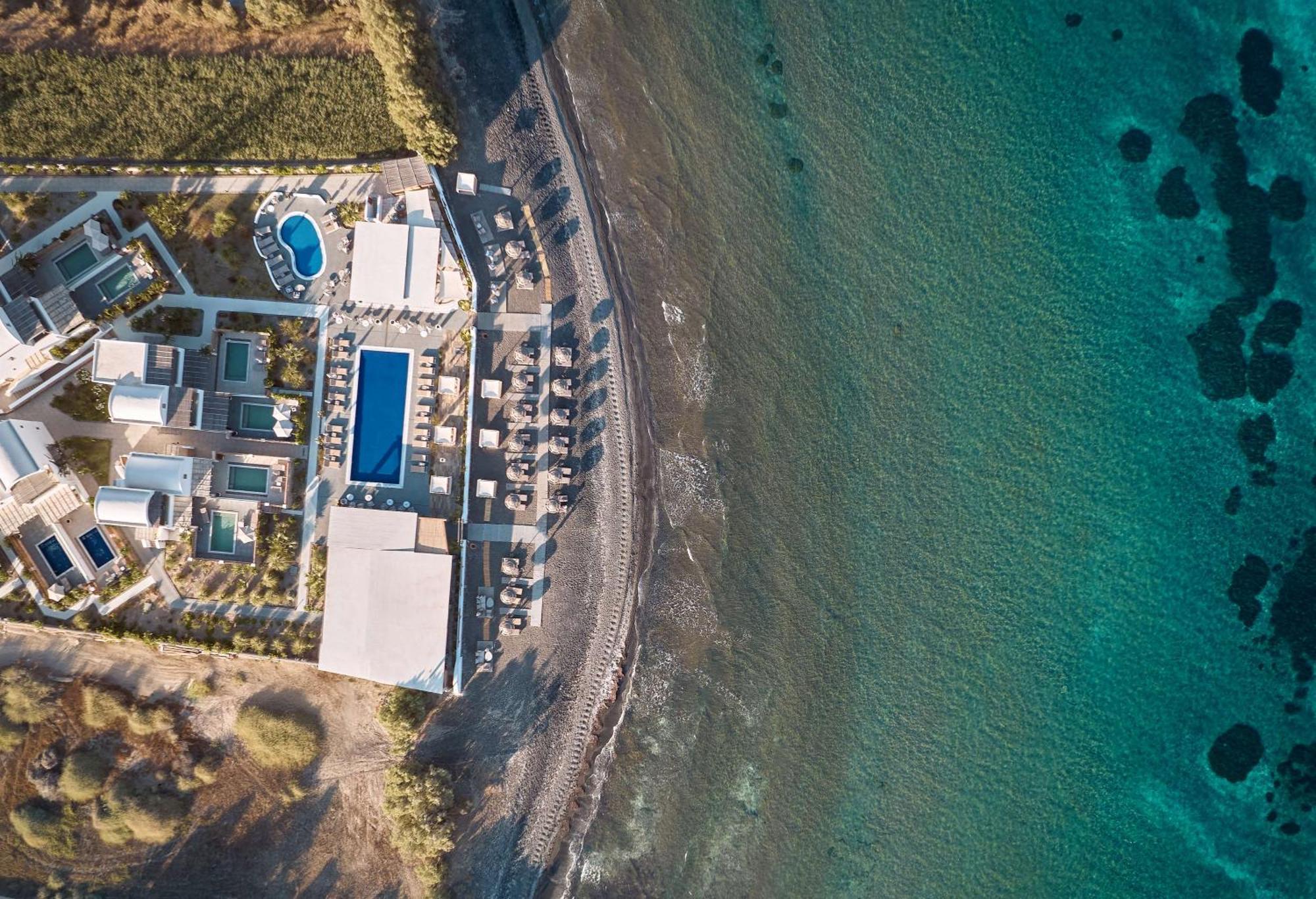 Agios Georgios  Sea Breeze Santorini Beach Resort, Curio By Hilton מראה חיצוני תמונה