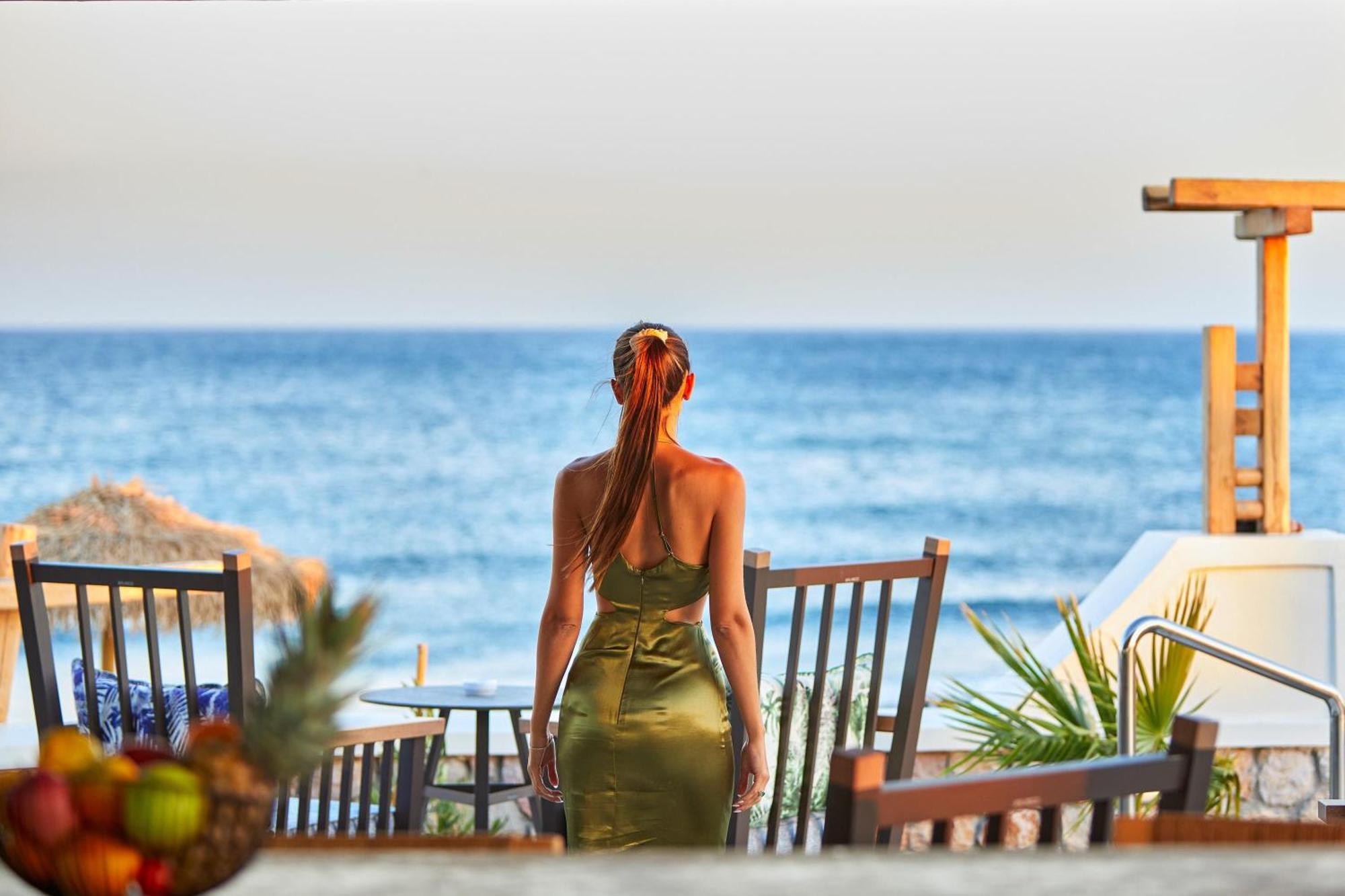 Agios Georgios  Sea Breeze Santorini Beach Resort, Curio By Hilton מראה חיצוני תמונה